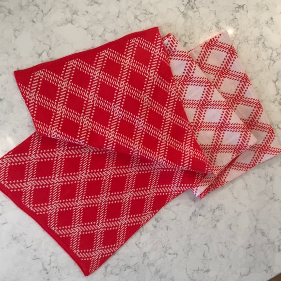 Vera Bradley knit red and white reversible scarf. - Picture 2 of 4